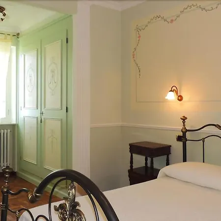 Angela Garden Bed & Breakfast